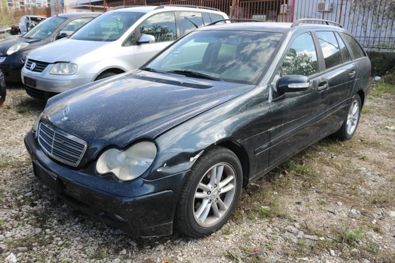 Mercedes-Benz C 220 CDI, снимка 3 - Автомобили и джипове - 36559876