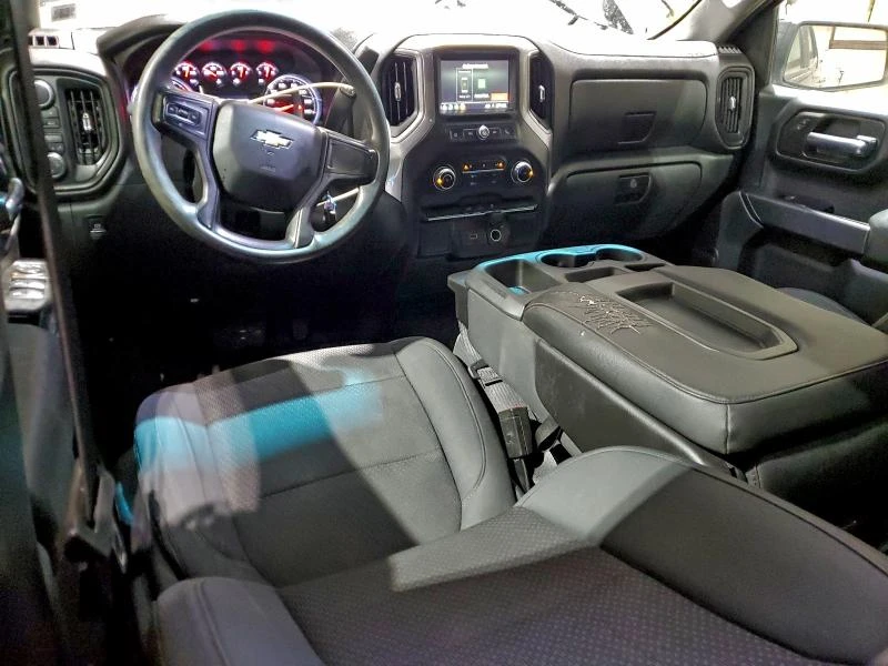 Chevrolet Silverado 4.3L 6 4x4 w/Rear Wheel Drv, снимка 13 - Автомобили и джипове - 52904660