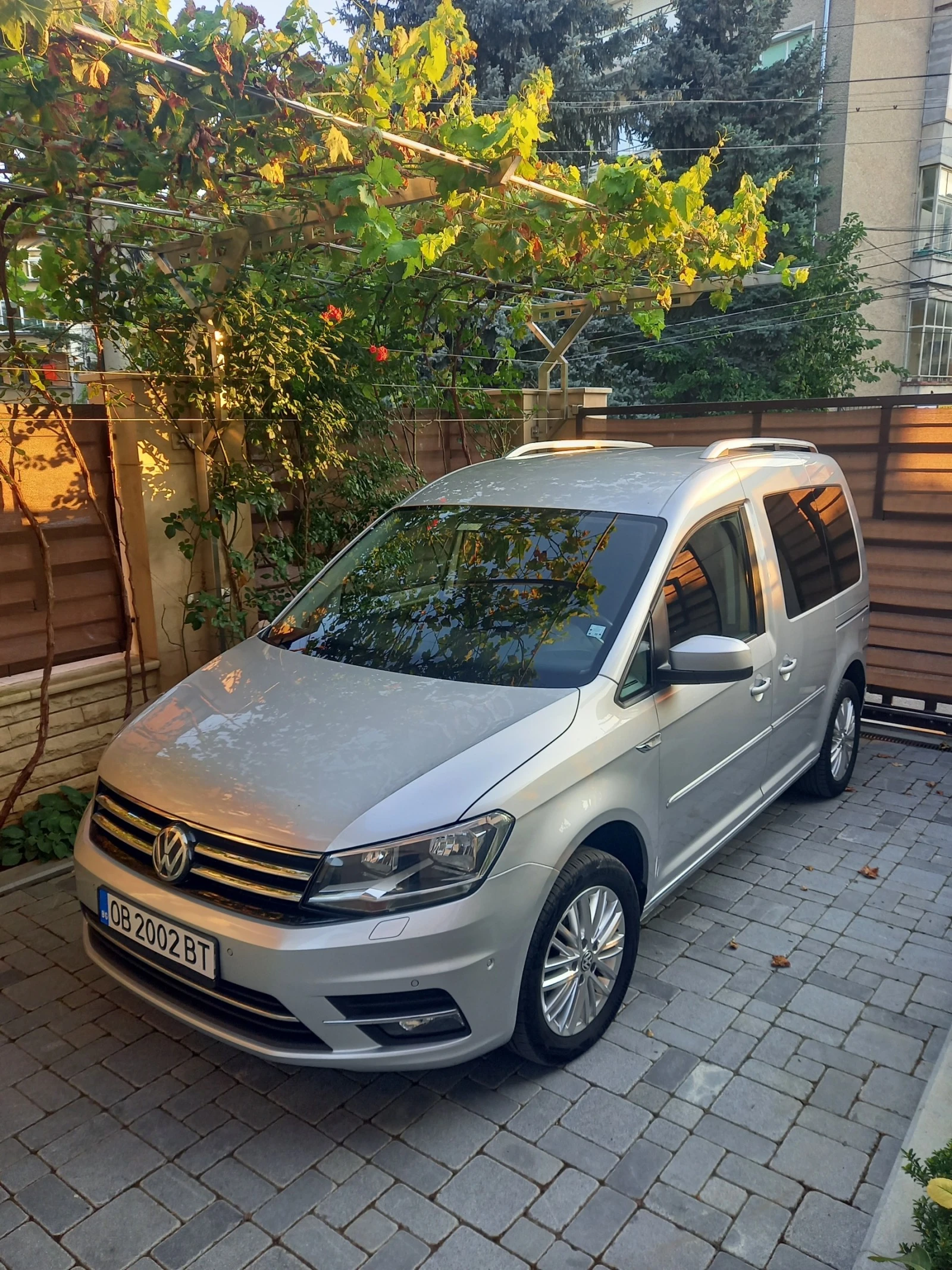 VW Caddy 2.0TDI - 150к.с. - изображение 2