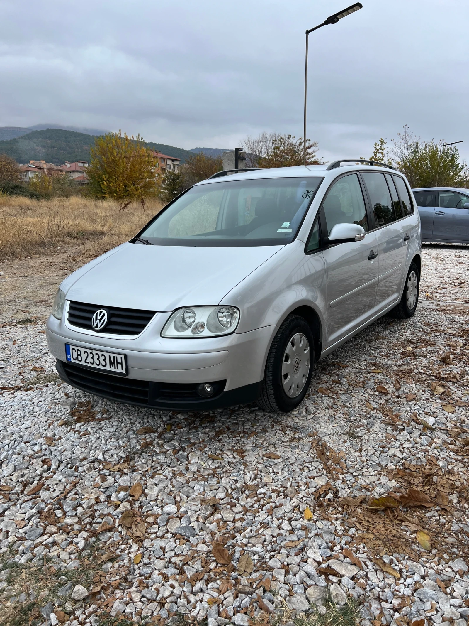 VW Touran 1.6 i 102 ps GAZ - изображение 10