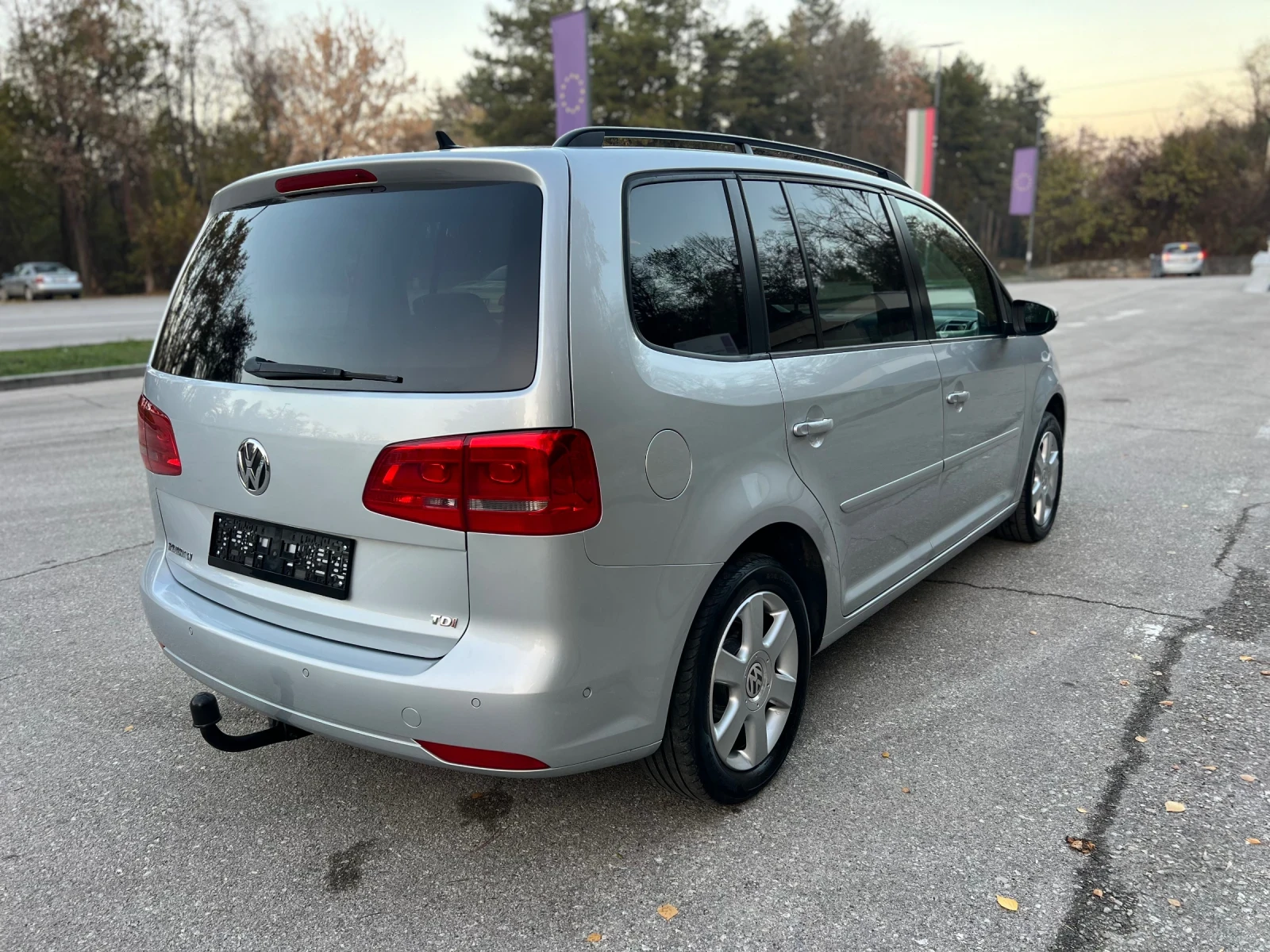 VW Touran 1.6TDI NAVI EURO5B - изображение 6