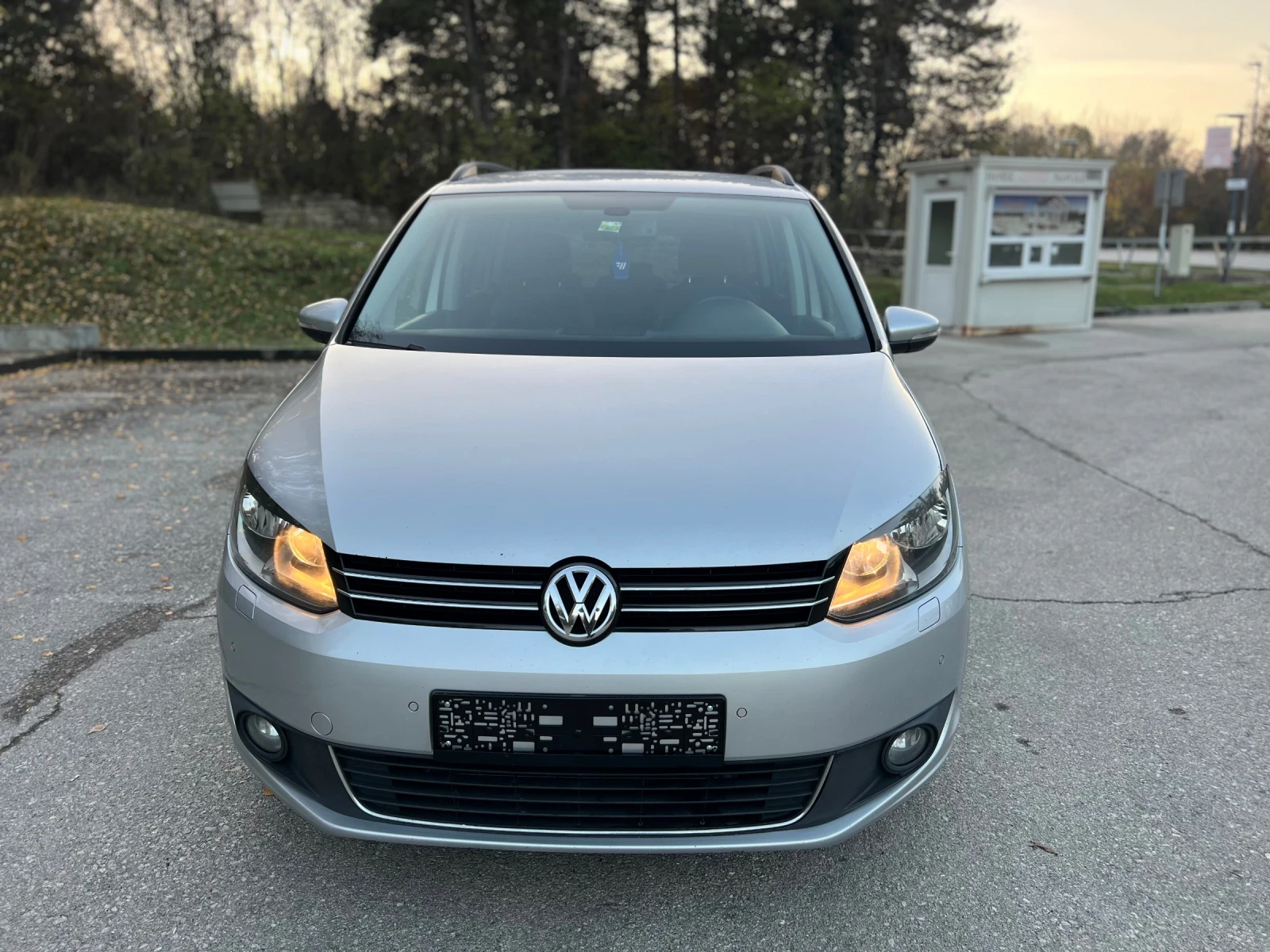 VW Touran 1.6TDI NAVI EURO5B - изображение 2