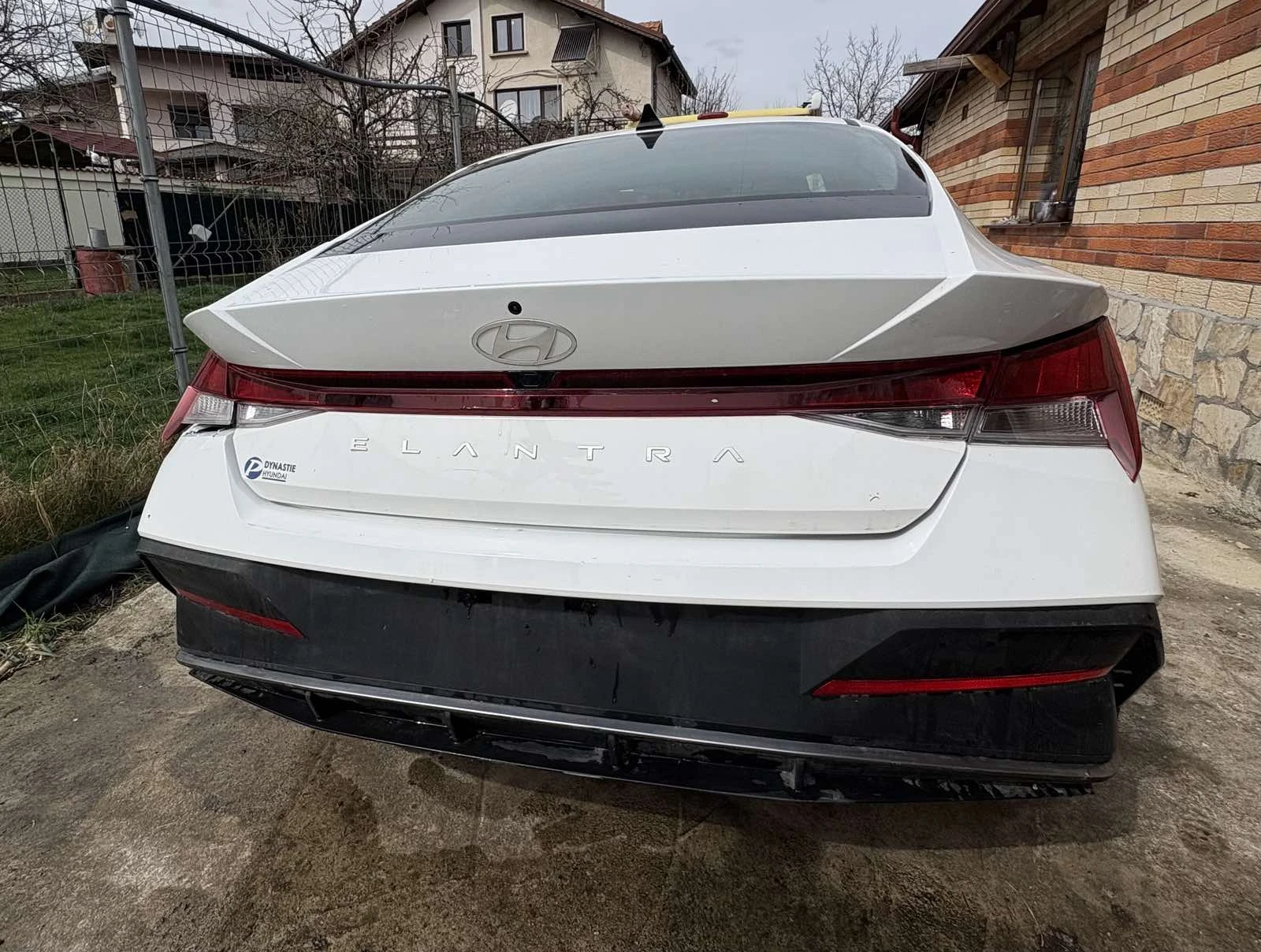 Hyundai Elantra 2.0L FI DOHC - изображение 3