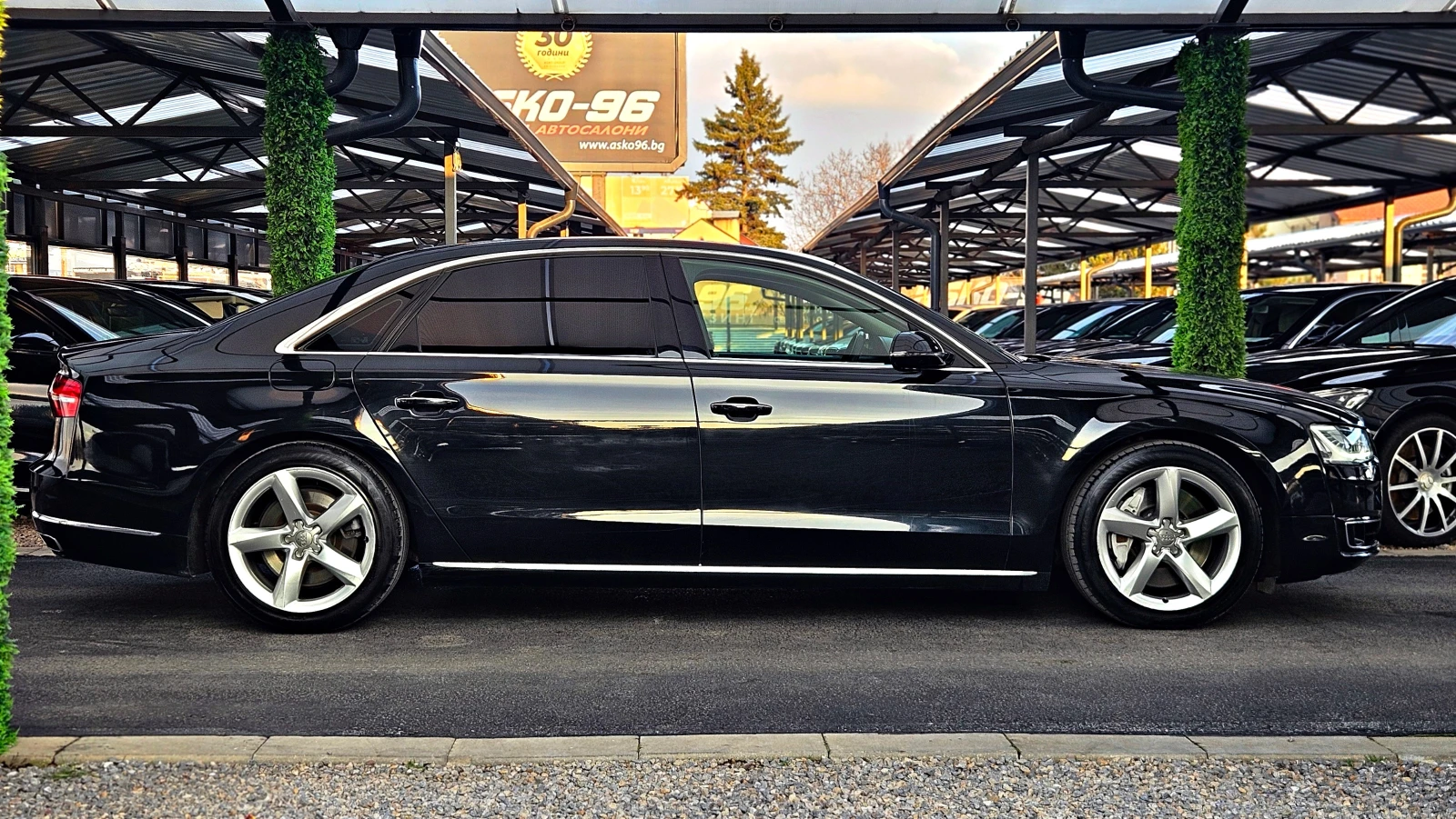 Audi A8 L/4.2TDI/TV/DISTR/BOSE/CAMERA/ОБДУХ/МАСАЖ/ВАКУМ/LI, снимка 4 - Автомобили и джипове - 53738164