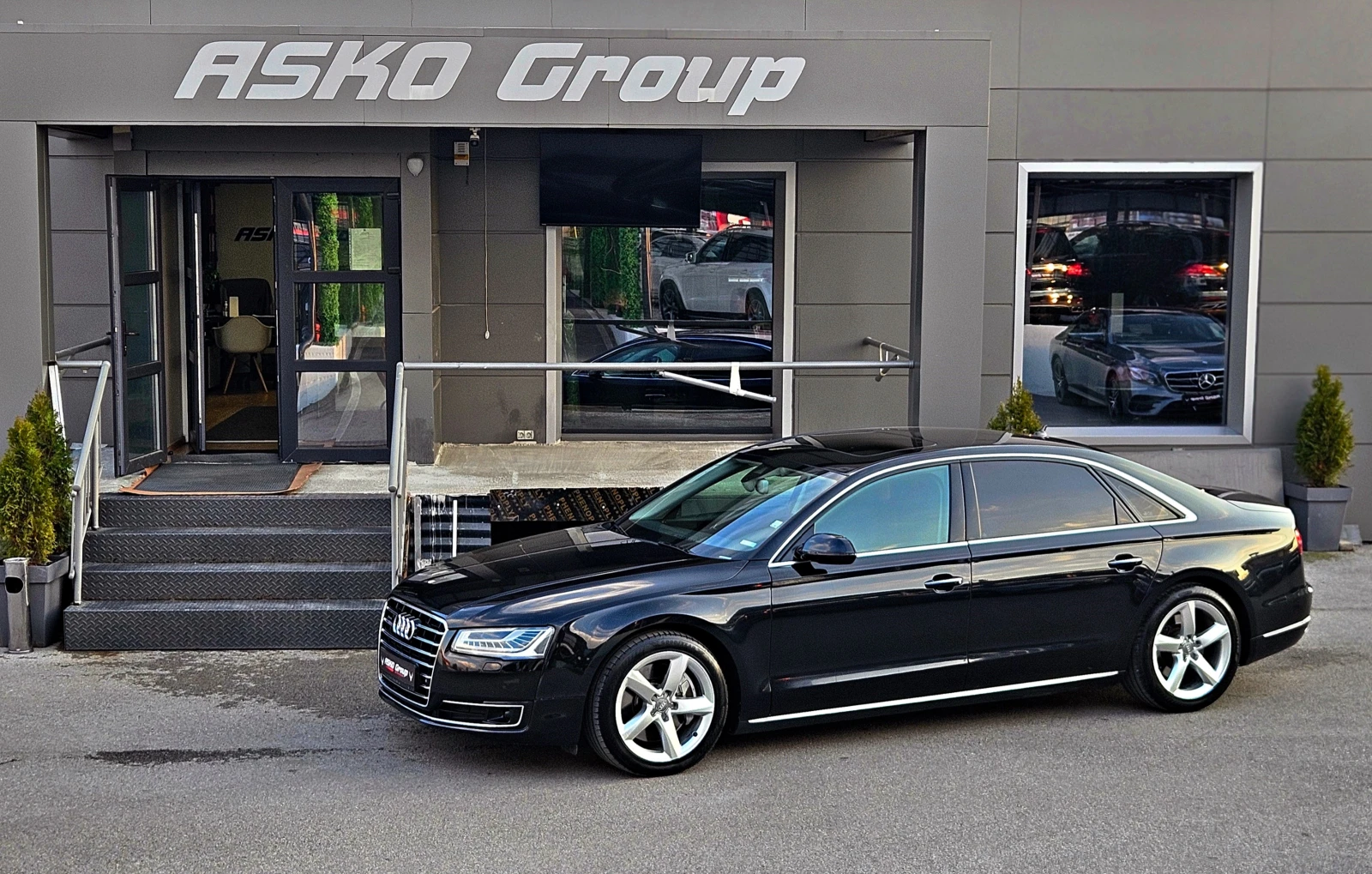 Audi A8 L/4.2TDI/TV/DISTR/BOSE/CAMERA/ОБДУХ/МАСАЖ/ВАКУМ/LI, снимка 17 - Автомобили и джипове - 53738164