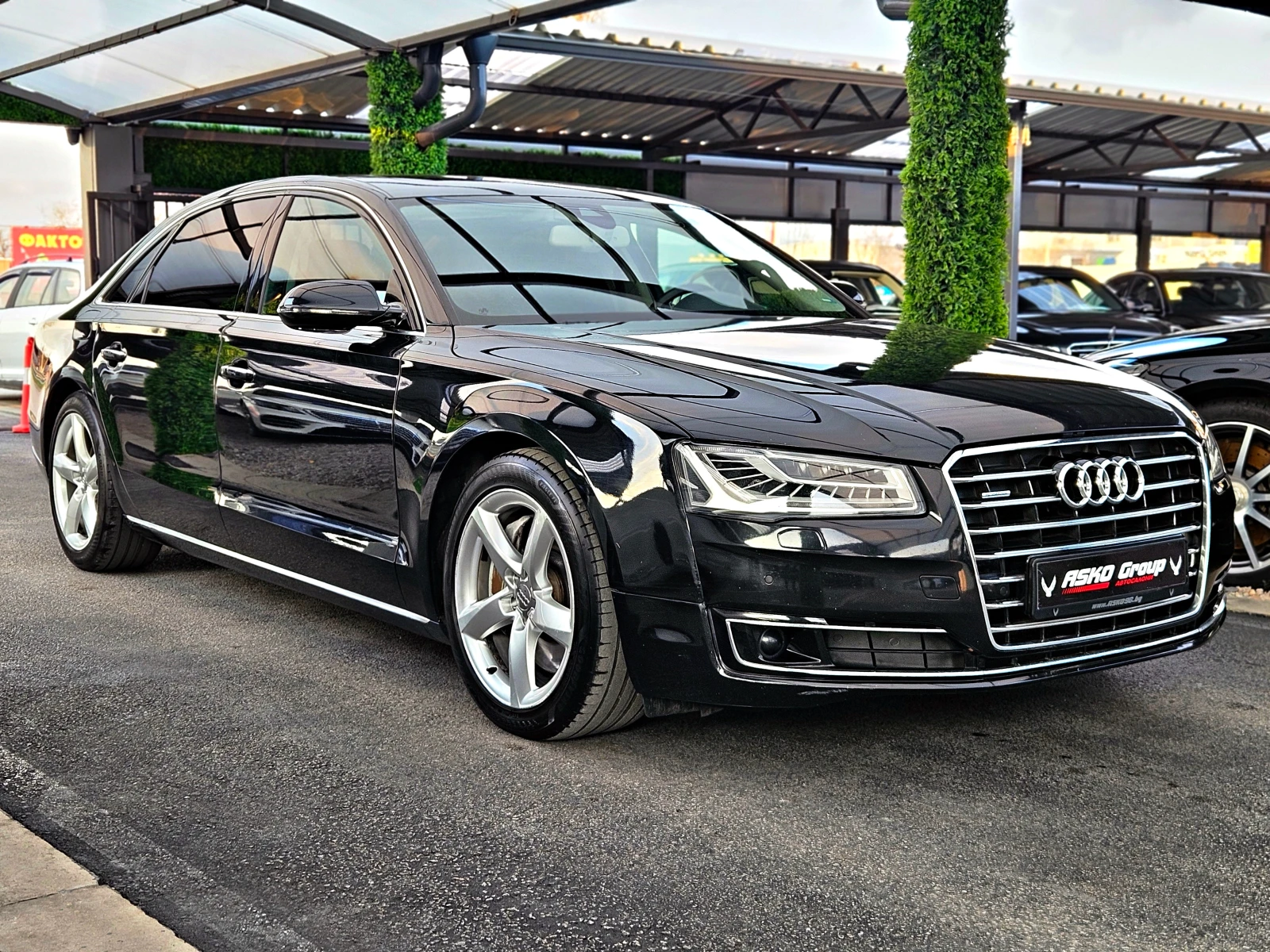 Audi A8 L/4.2TDI/TV/DISTR/BOSE/CAMERA/ОБДУХ/МАСАЖ/ВАКУМ/LI, снимка 3 - Автомобили и джипове - 53738164