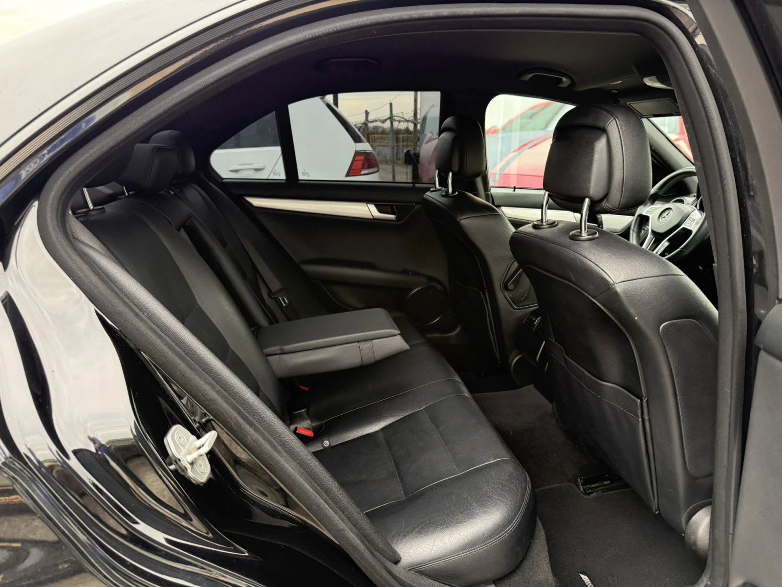 Mercedes-Benz C 350 AMG 4MATIC* �������* ���������* XENON* ��������� | Mobile.bg � ����������� 14