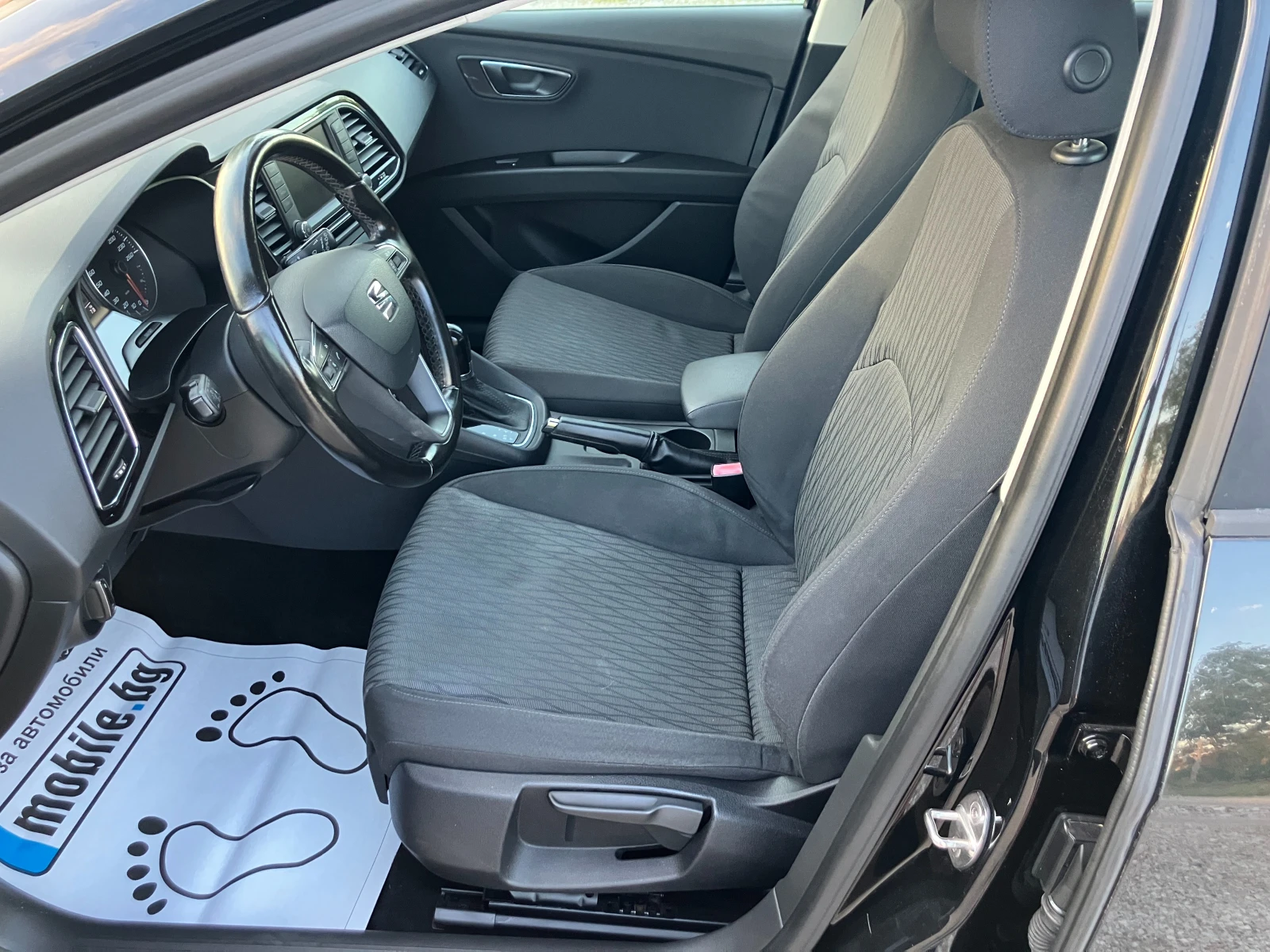 Seat Leon 1.6 TDI, снимка 12 - Автомобили и джипове - 54700447