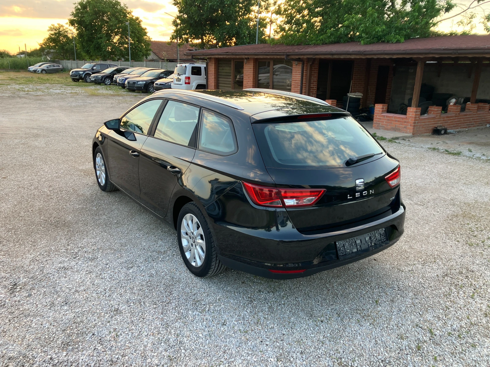 Seat Leon 1.6 TDI, снимка 6 - Автомобили и джипове - 54700447