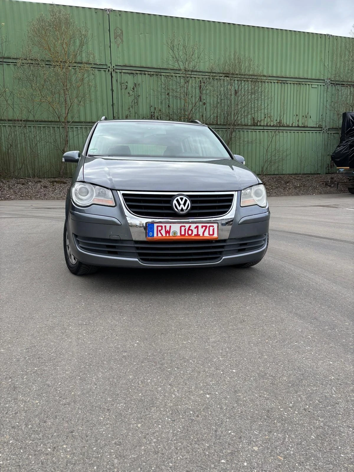VW Touran 1.9 TDI 105к.с. 7 Места, снимка 6 - Автомобили и джипове - 54837737