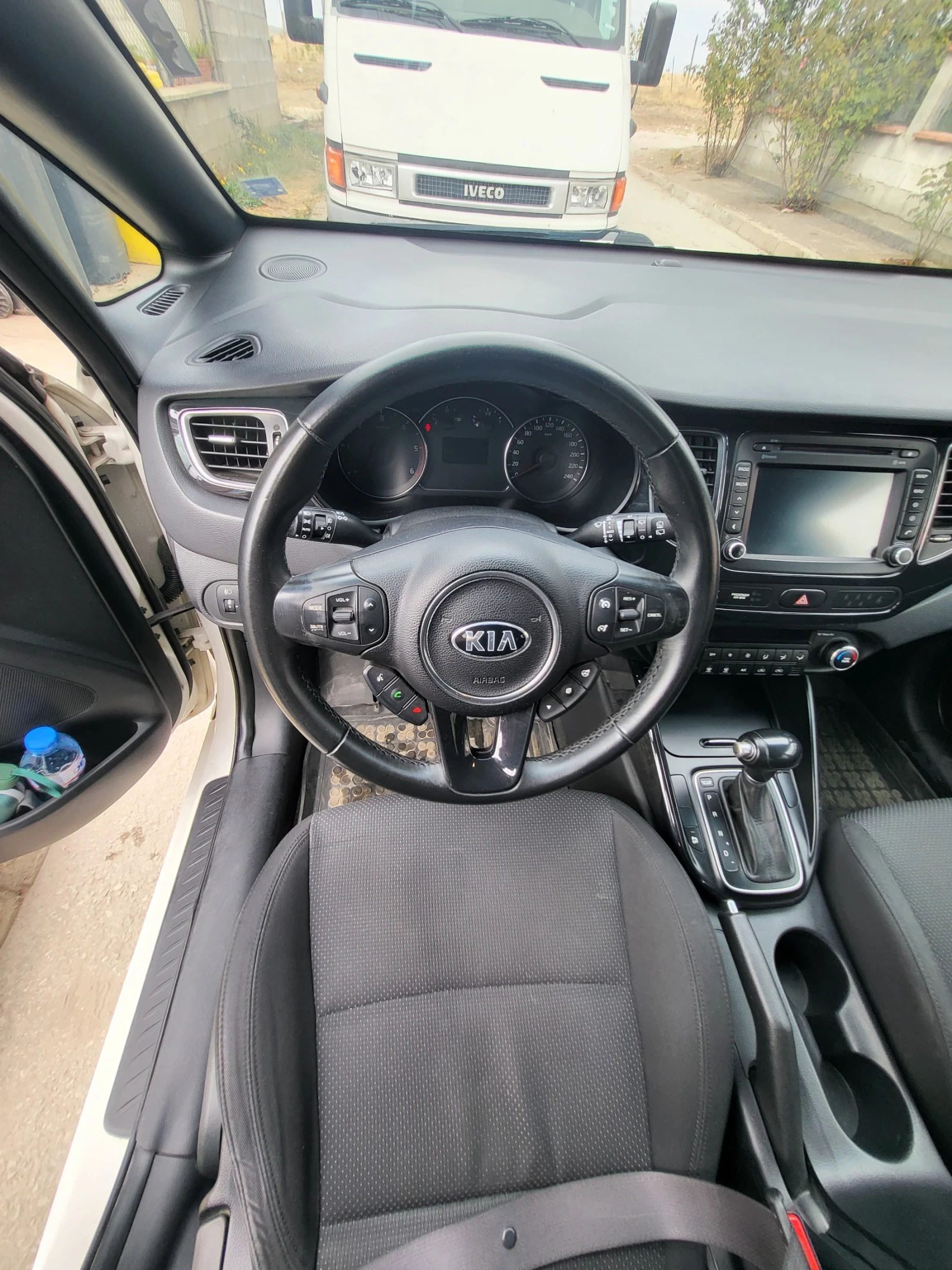 Kia Carens 1.7crdi, снимка 7 - Автомобили и джипове - 55101645