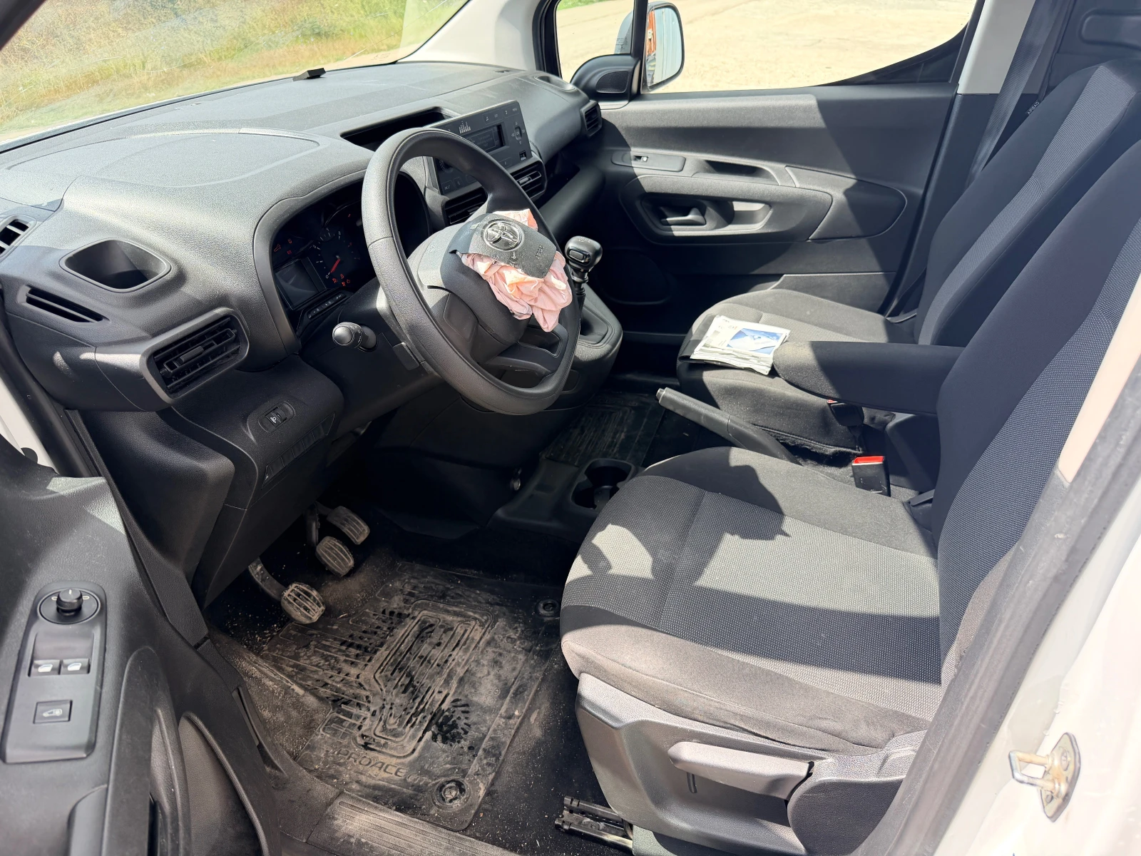 Toyota Proace City 1.5 D4D, снимка 8 - Автомобили и джипове - 55417920