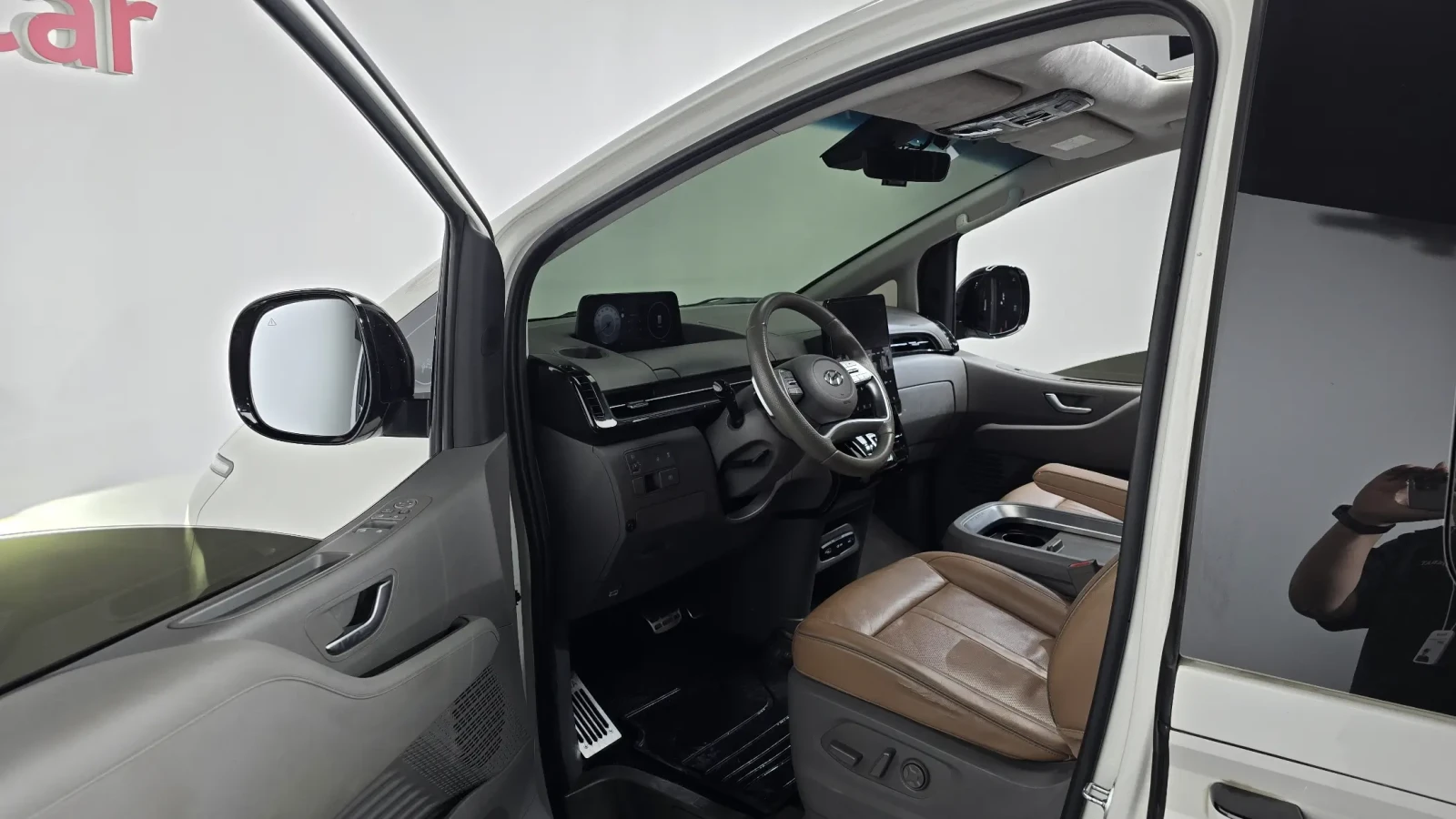 Hyundai Staria ЛУКС. ИЗПЛ. | ПОДГРЕВИ, ОБДУХ. | ЕЛ. СТЕПЕНКИ| 360, снимка 9 - Автомобили и джипове - 56086473