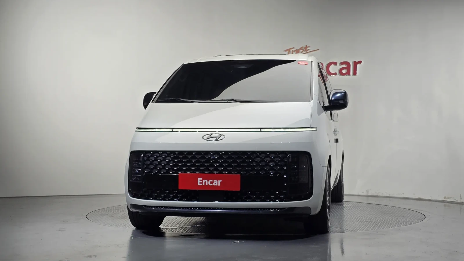 Hyundai Staria ЛУКС. ИЗПЛ. | ПОДГРЕВИ, ОБДУХ. | ЕЛ. СТЕПЕНКИ| 360, снимка 3 - Автомобили и джипове - 56086473