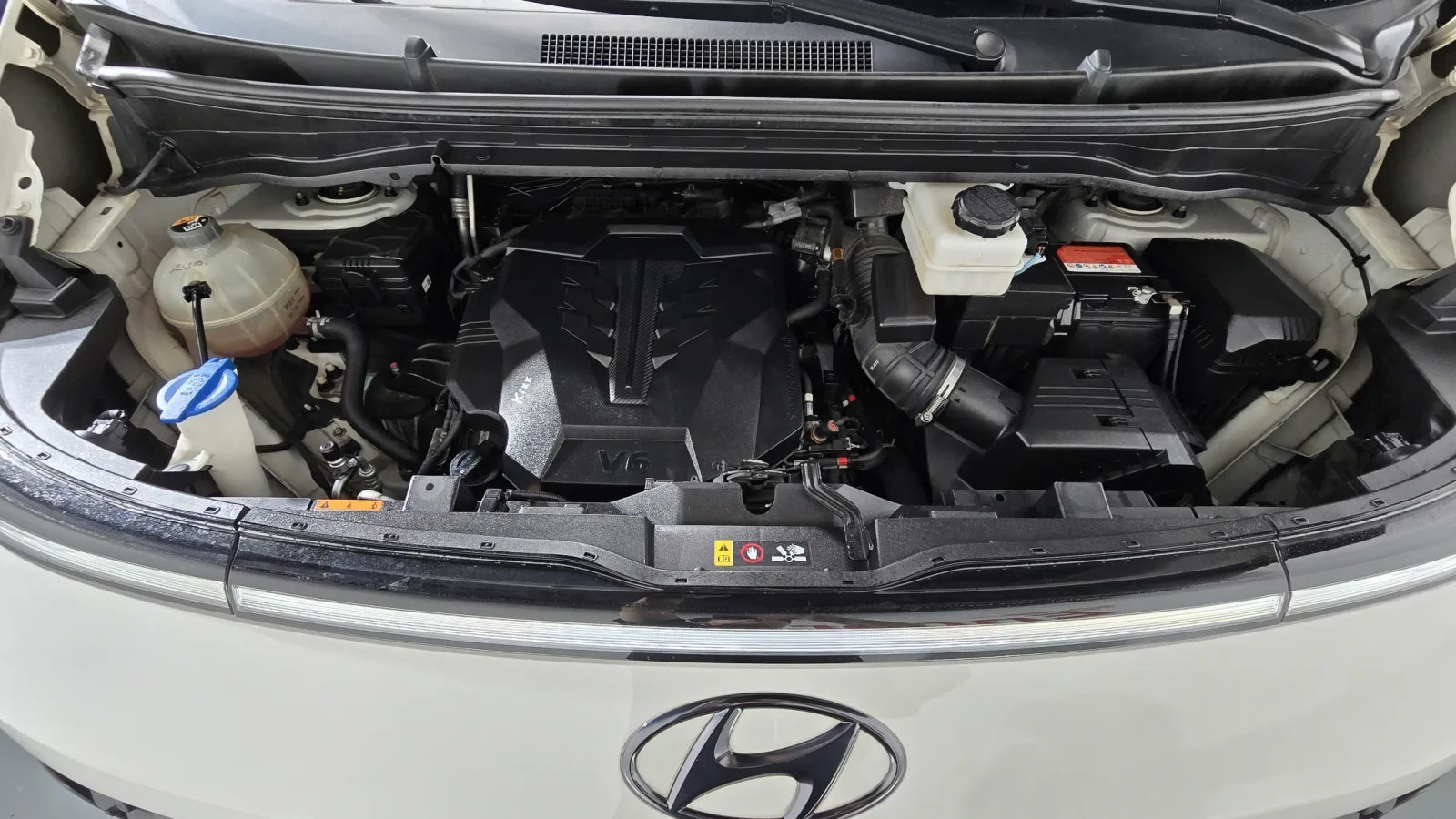 Hyundai Staria ЛУКС. ИЗПЛ. | ПОДГРЕВИ, ОБДУХ. | ЕЛ. СТЕПЕНКИ| 360, снимка 17 - Автомобили и джипове - 56086473