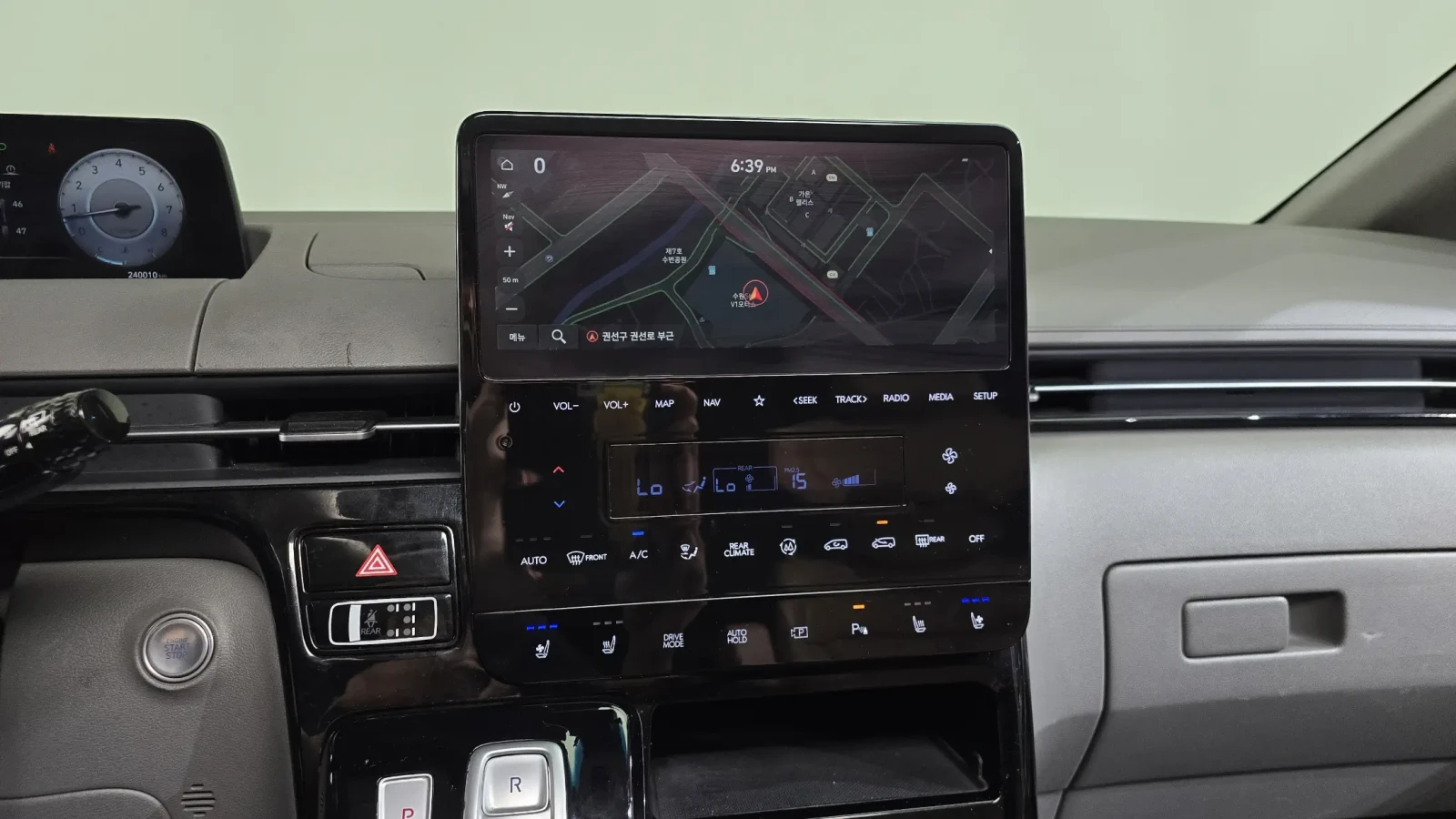 Hyundai Staria ЛУКС. ИЗПЛ. | ПОДГРЕВИ, ОБДУХ. | ЕЛ. СТЕПЕНКИ| 360, снимка 14 - Автомобили и джипове - 56086473