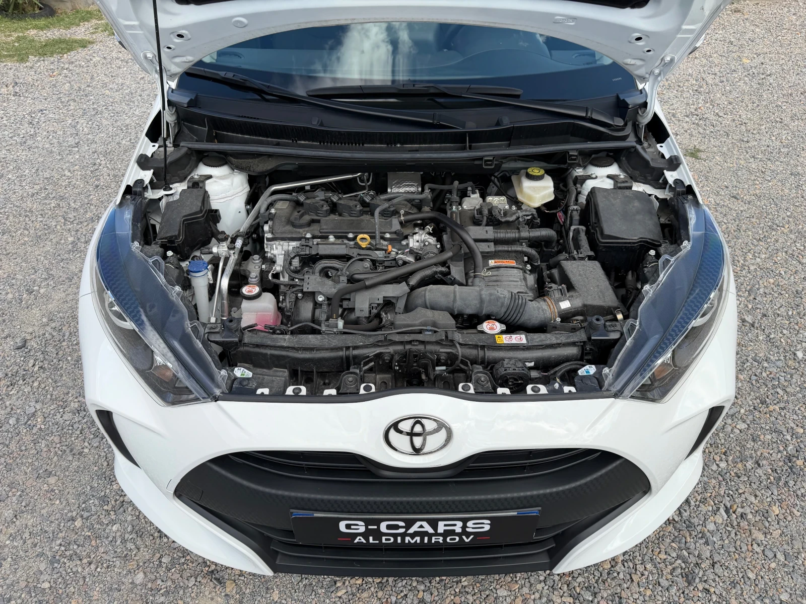 Toyota Yaris 1, 5/HIBRID, снимка 17 - Автомобили и джипове - 56316215