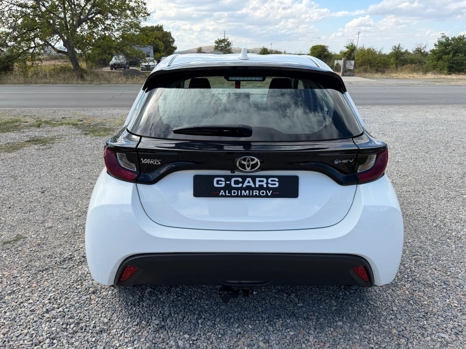 Toyota Yaris 1, 5/HIBRID, снимка 5 - Автомобили и джипове - 56316215