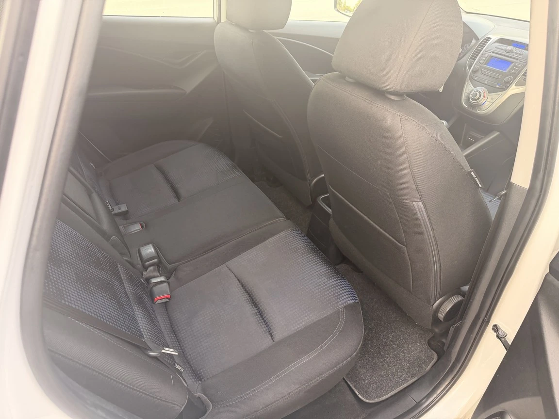 Hyundai Ix20 1.4i 90ks, снимка 11 - Автомобили и джипове - 56409705
