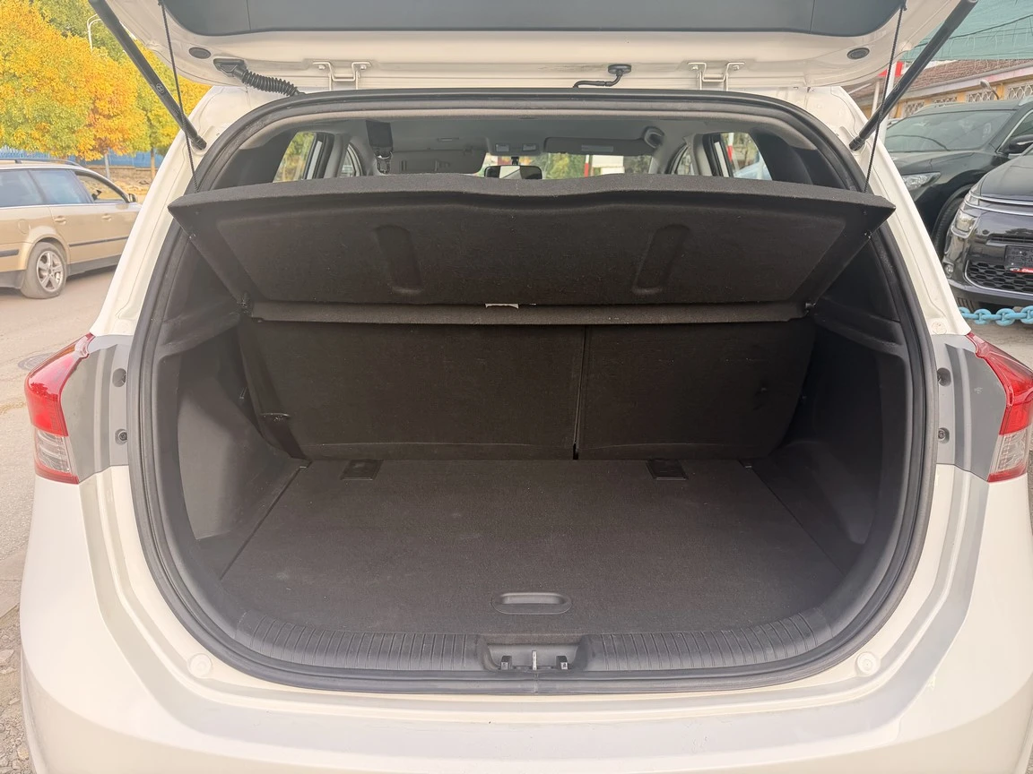Hyundai Ix20 1.4i 90ks, снимка 12 - Автомобили и джипове - 56409705
