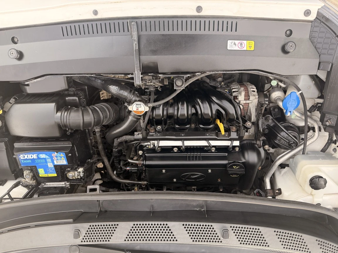 Hyundai Ix20 1.4i 90ks, снимка 13 - Автомобили и джипове - 56409705