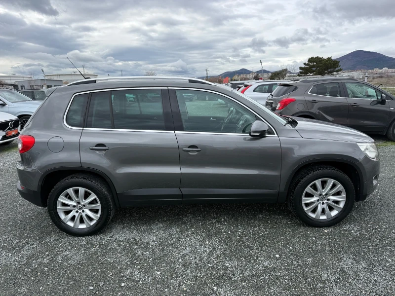 VW Tiguan (KATO НОВА)^(4x4), снимка 4 - Автомобили и джипове - 53240551