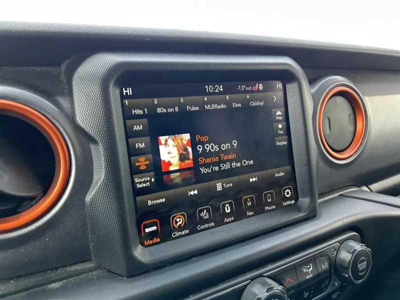 Jeep Gladiator Mojave* Backup Camera* Bluetooth* Smart Device Int, снимка 11 - Автомобили и джипове - 53405110