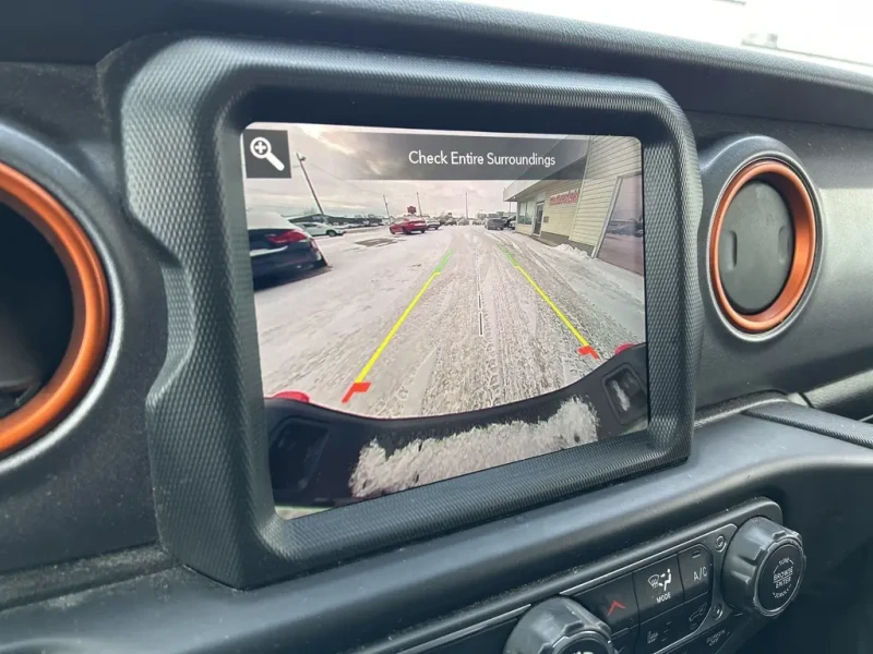 Jeep Gladiator Mojave* Backup Camera* Bluetooth* Smart Device Int, снимка 14 - Автомобили и джипове - 53405110