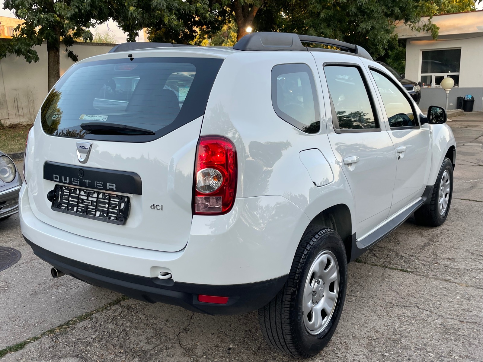 Dacia Duster 1.5DCI КЛИМАТИК - изображение 6