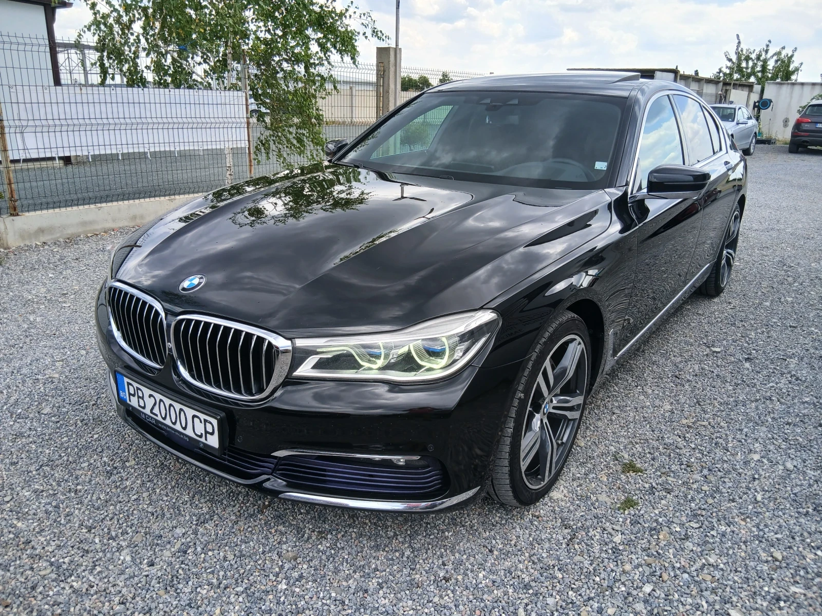 BMW 740  КАТО НОВА , снимка 9 - Автомобили и джипове - 49158542