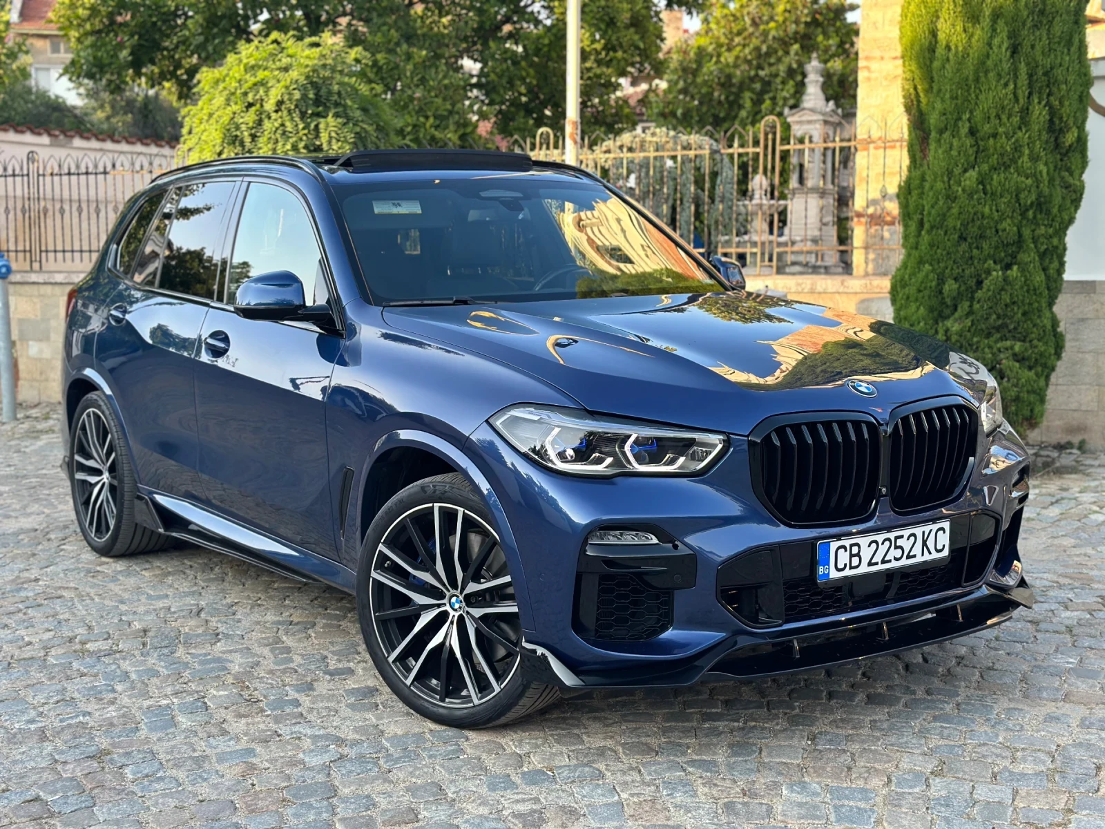 BMW X5 M50i - изображение 2