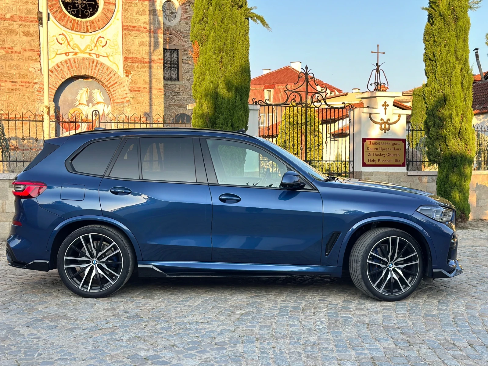 BMW X5 M50i - изображение 5