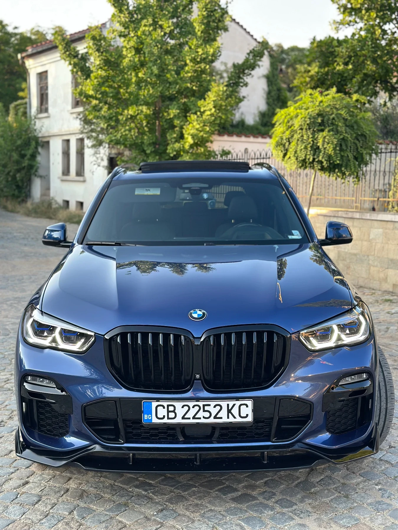 BMW X5 M50i - изображение 3