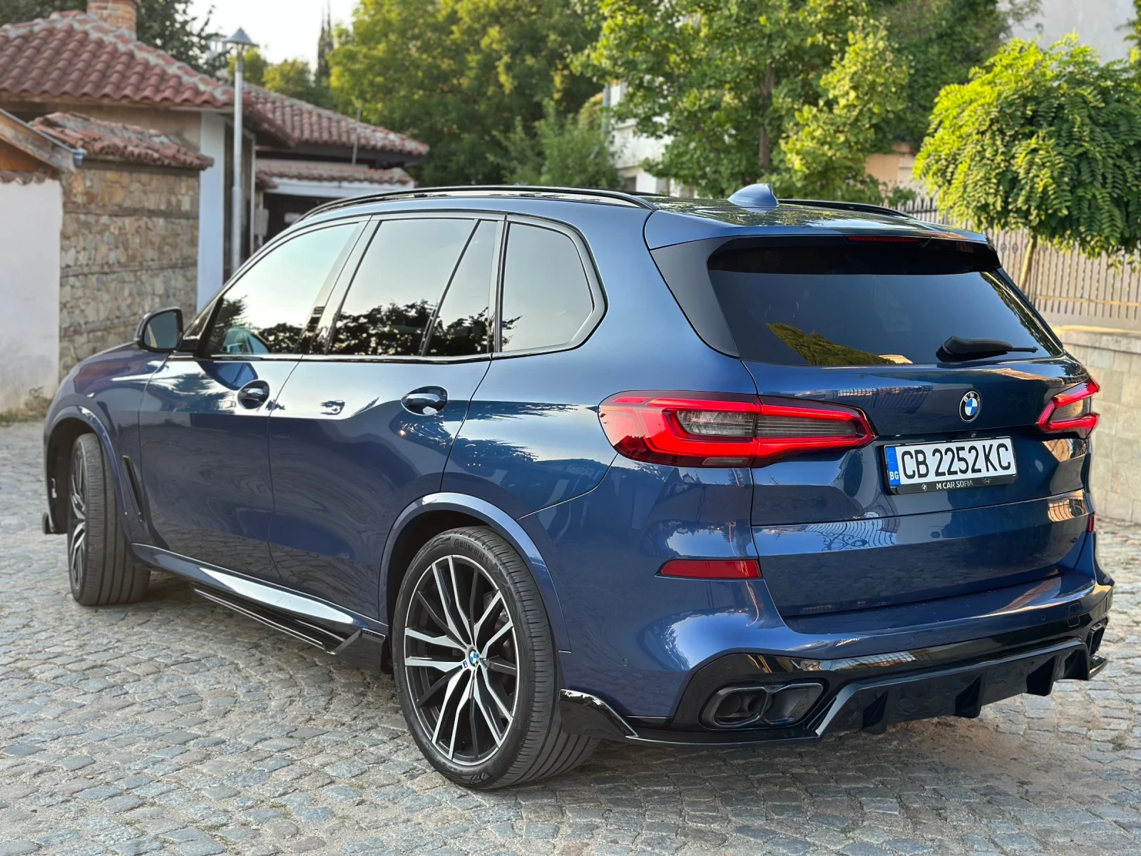 BMW X5 M50i - изображение 6