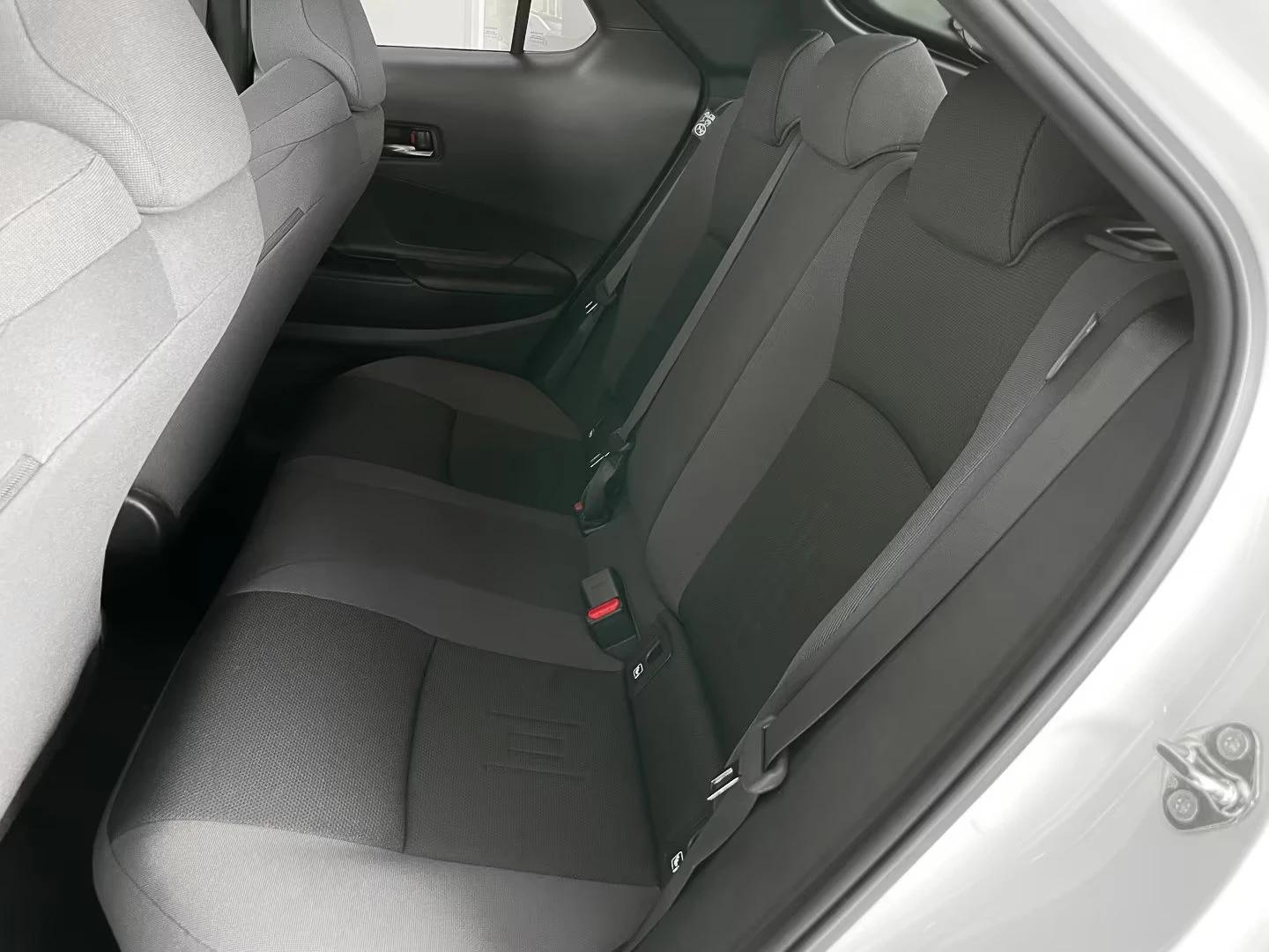 Toyota C-HR 1.8/EUR6d/HYBRID/4x2/TEAMD/CAM/171D - изображение 8