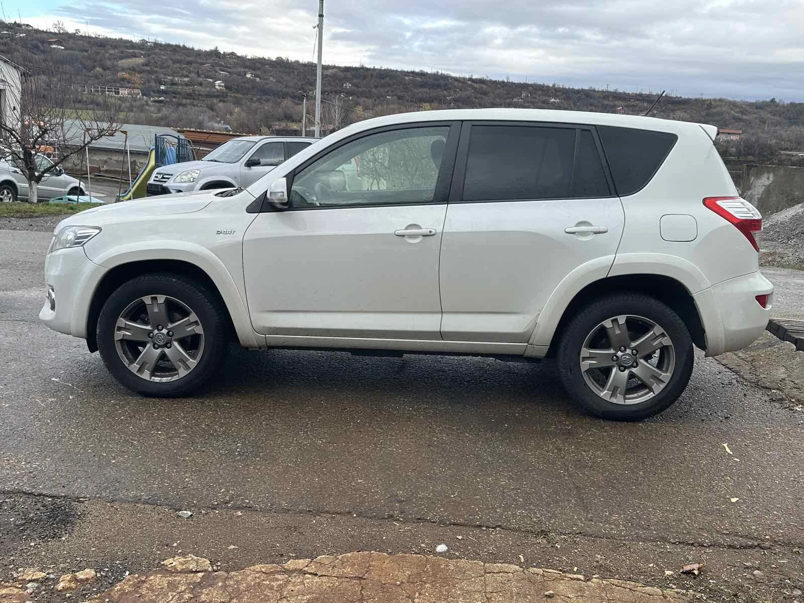 Toyota Rav4  - изображение 4