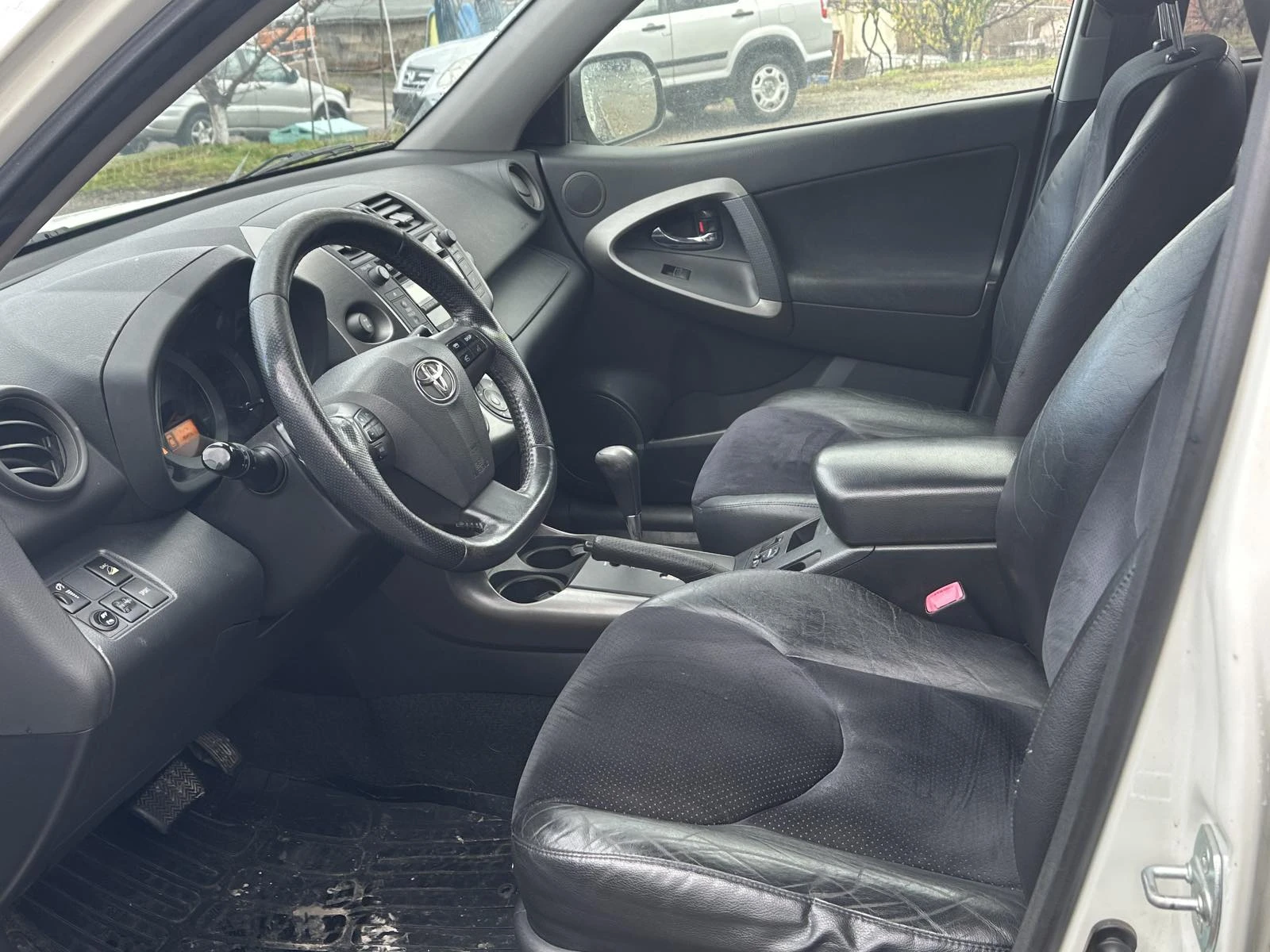 Toyota Rav4  - изображение 8