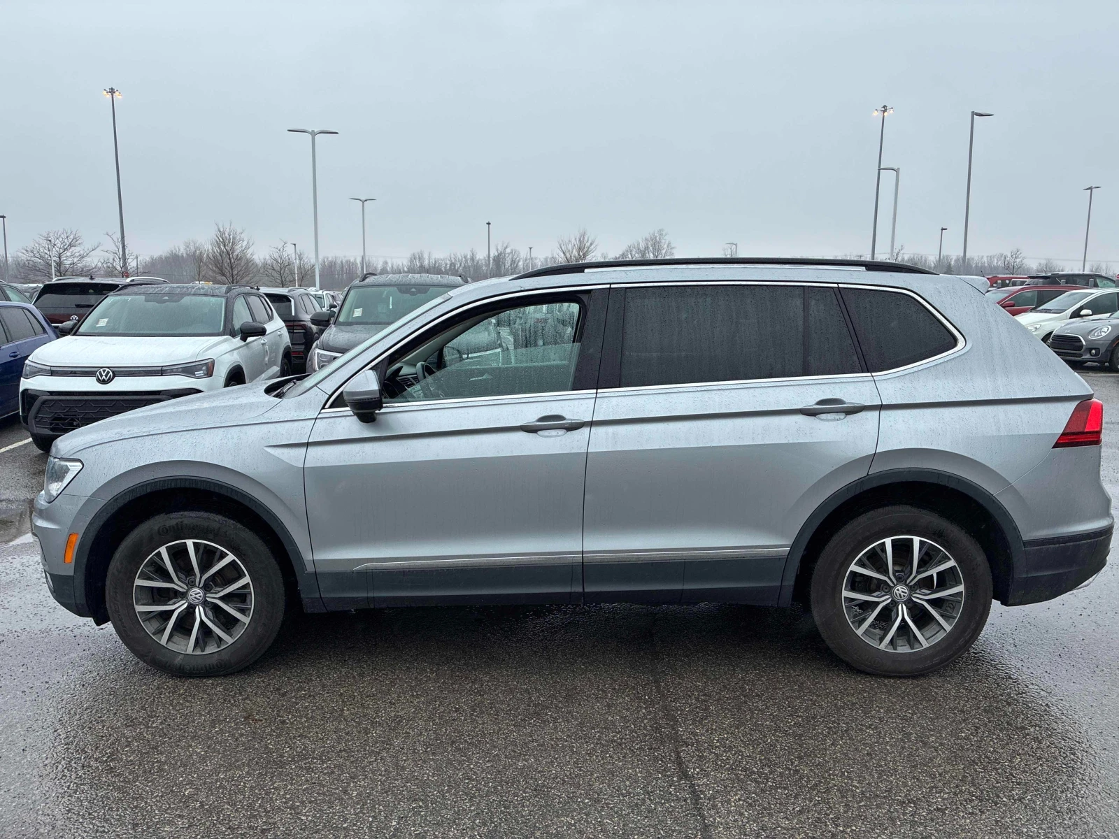 VW Tiguan 4MOTION * * CARFAX * * АВТО КРЕДИТ * * , снимка 3 - Автомобили и джипове - 54222286