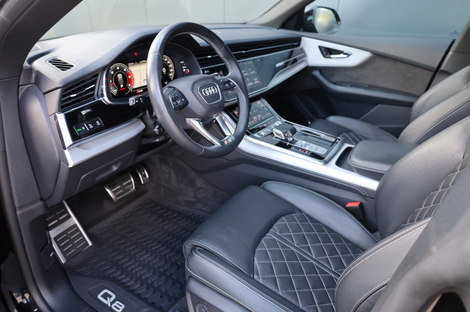 Audi Q8 3XS-LINE* RS* HD MATRIX LIGHTS* PANO* 360* B&O* , снимка 8 - Автомобили и джипове - 54748983