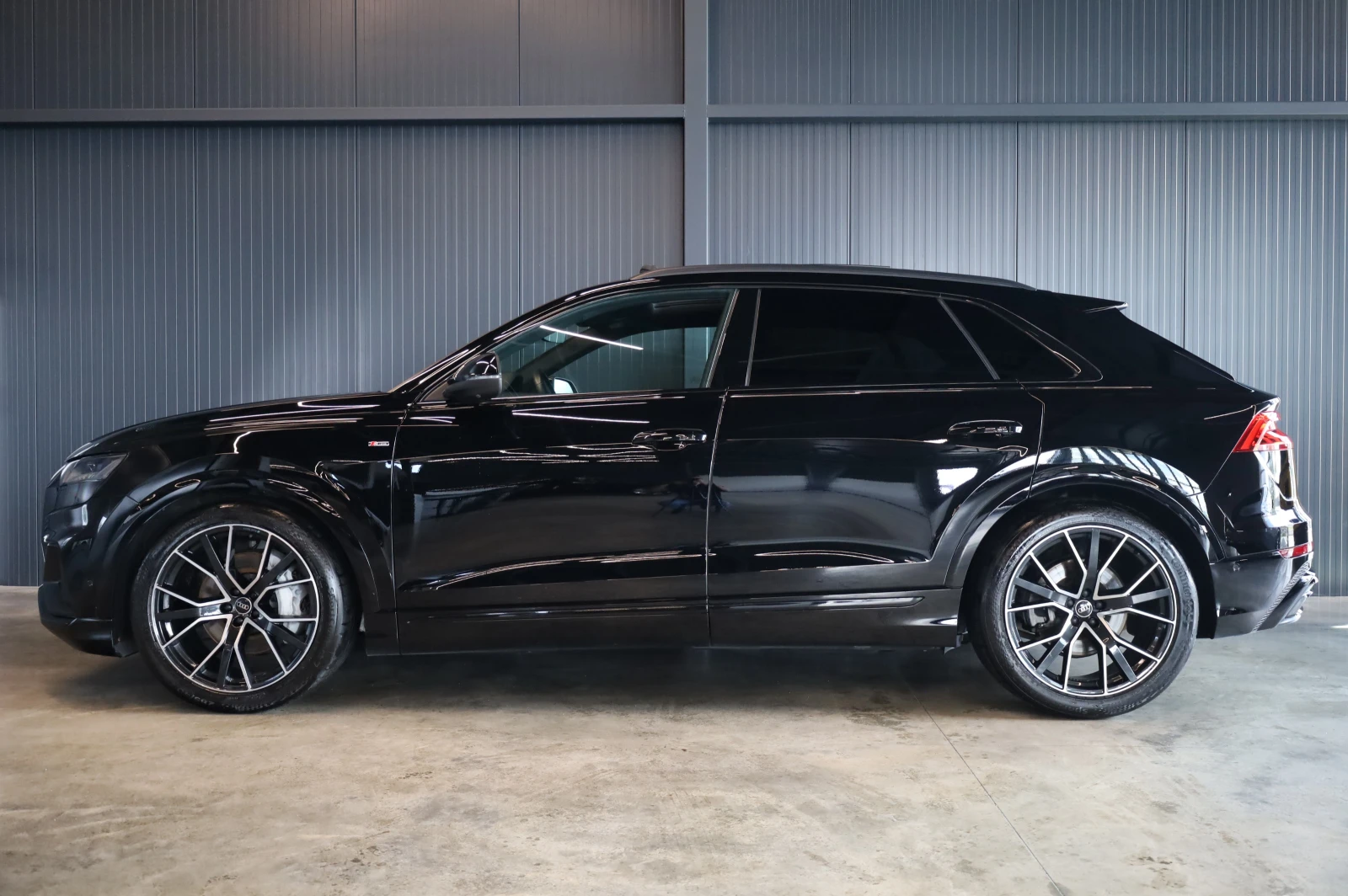 Audi Q8 3XS-LINE* RS* HD MATRIX LIGHTS* PANO* 360* B&O* , снимка 3 - Автомобили и джипове - 54748983