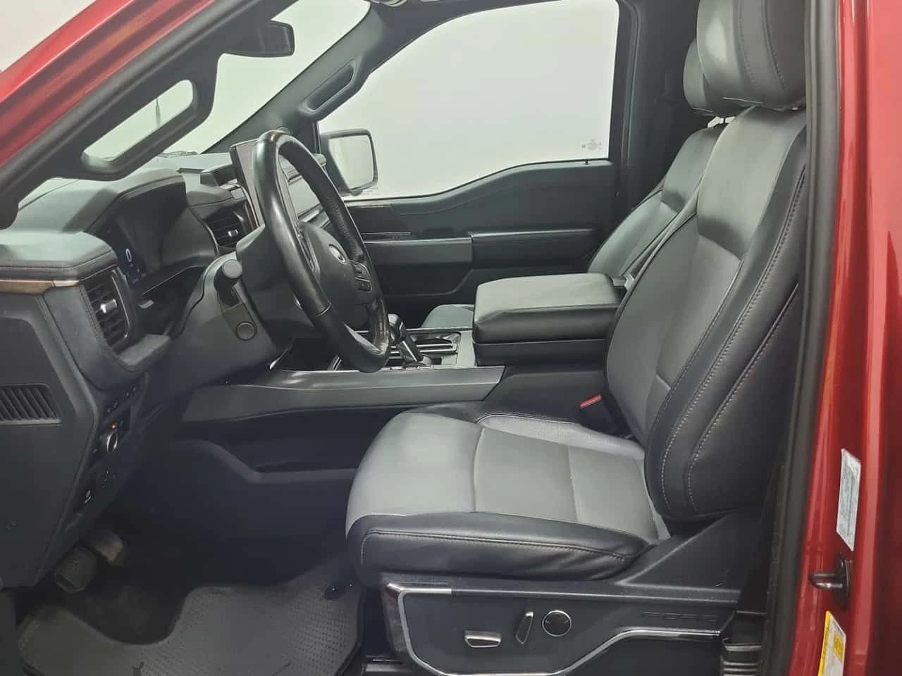 Ford F150 LARIAT CREW CAB SHORT BED  CARFAX, снимка 5 - Автомобили и джипове - 55101209