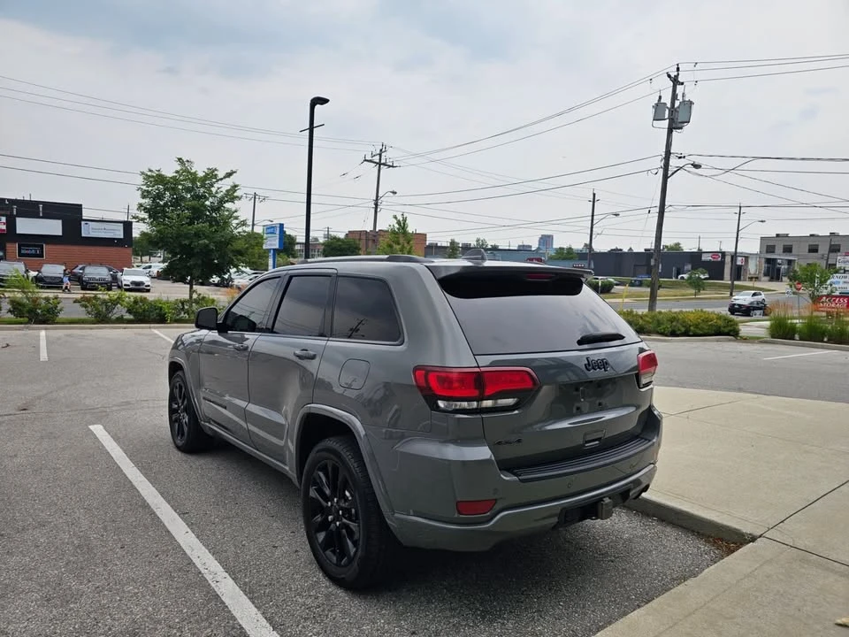 Jeep Grand cherokee * Altitude 4X4* АВТОКРЕДИТ БЕЗ ПЪРВОНАЧАЛНА ВНОСКА, снимка 3 - Автомобили и джипове - 55563434