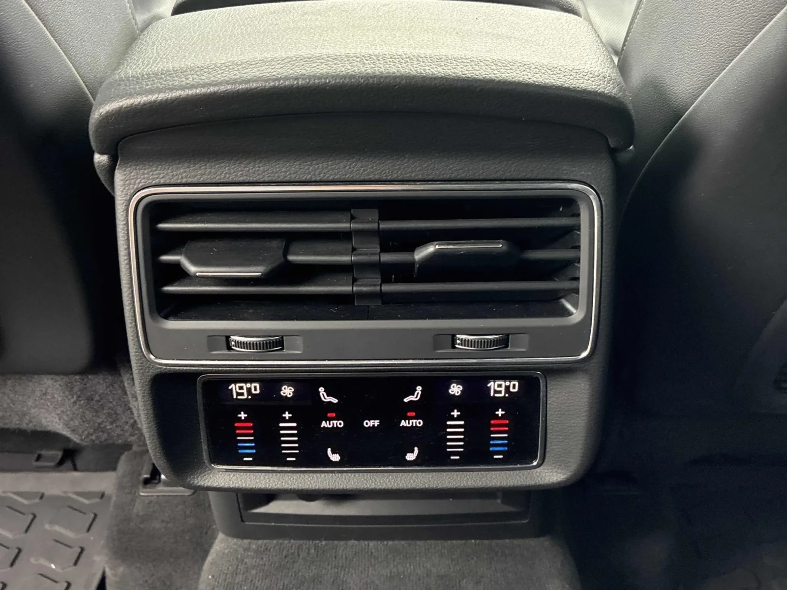Audi Q8 360  КАМЕРИ   ОБДУХВАНЕ   ПАНОРАМА   VIRTUAL, снимка 13 - Автомобили и джипове - 55961895