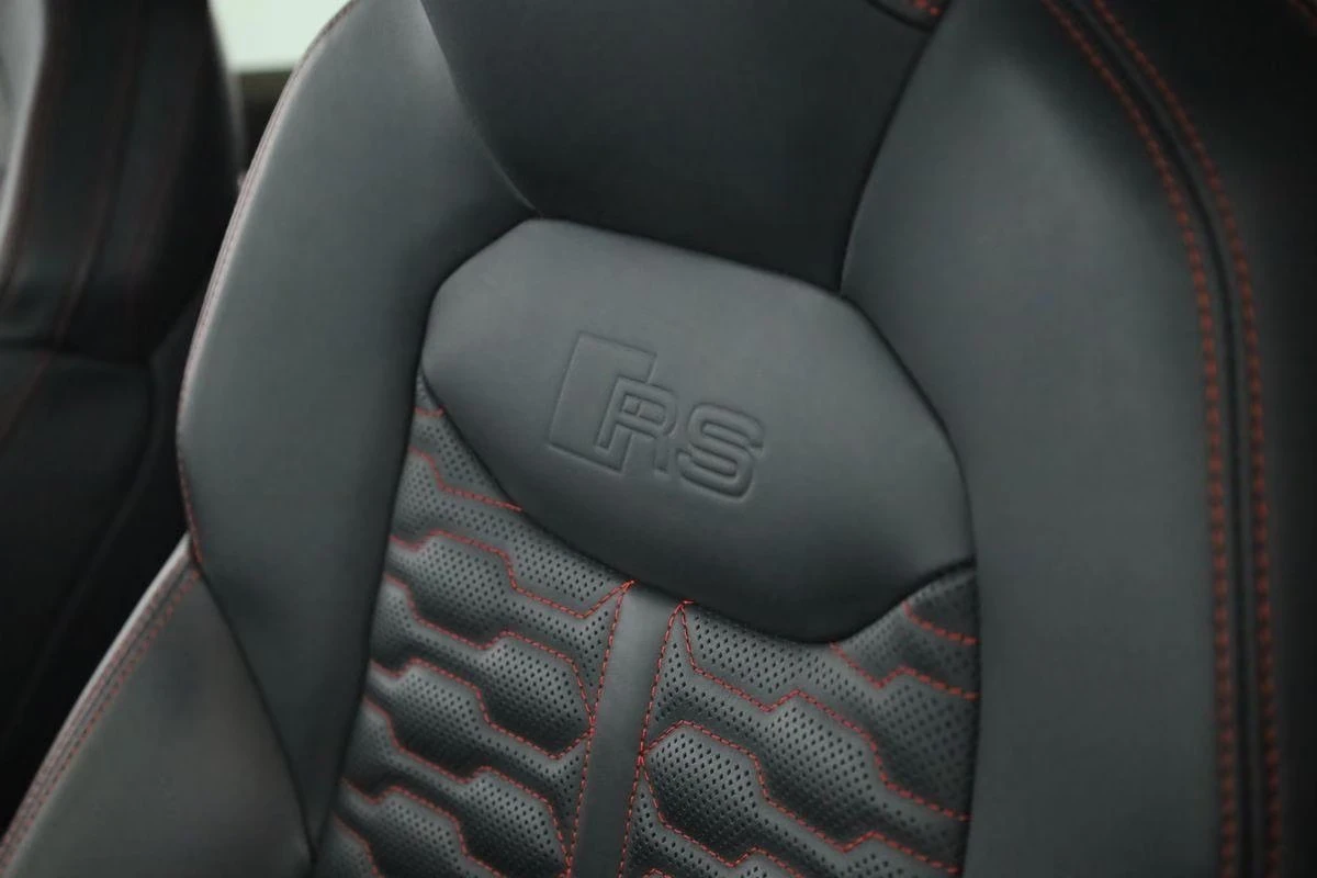 Audi RSQ8 PERFORMANCE / CERAMIC / BLACK OPTIC / MATRIX/ PANO, снимка 7 - Автомобили и джипове - 56020420