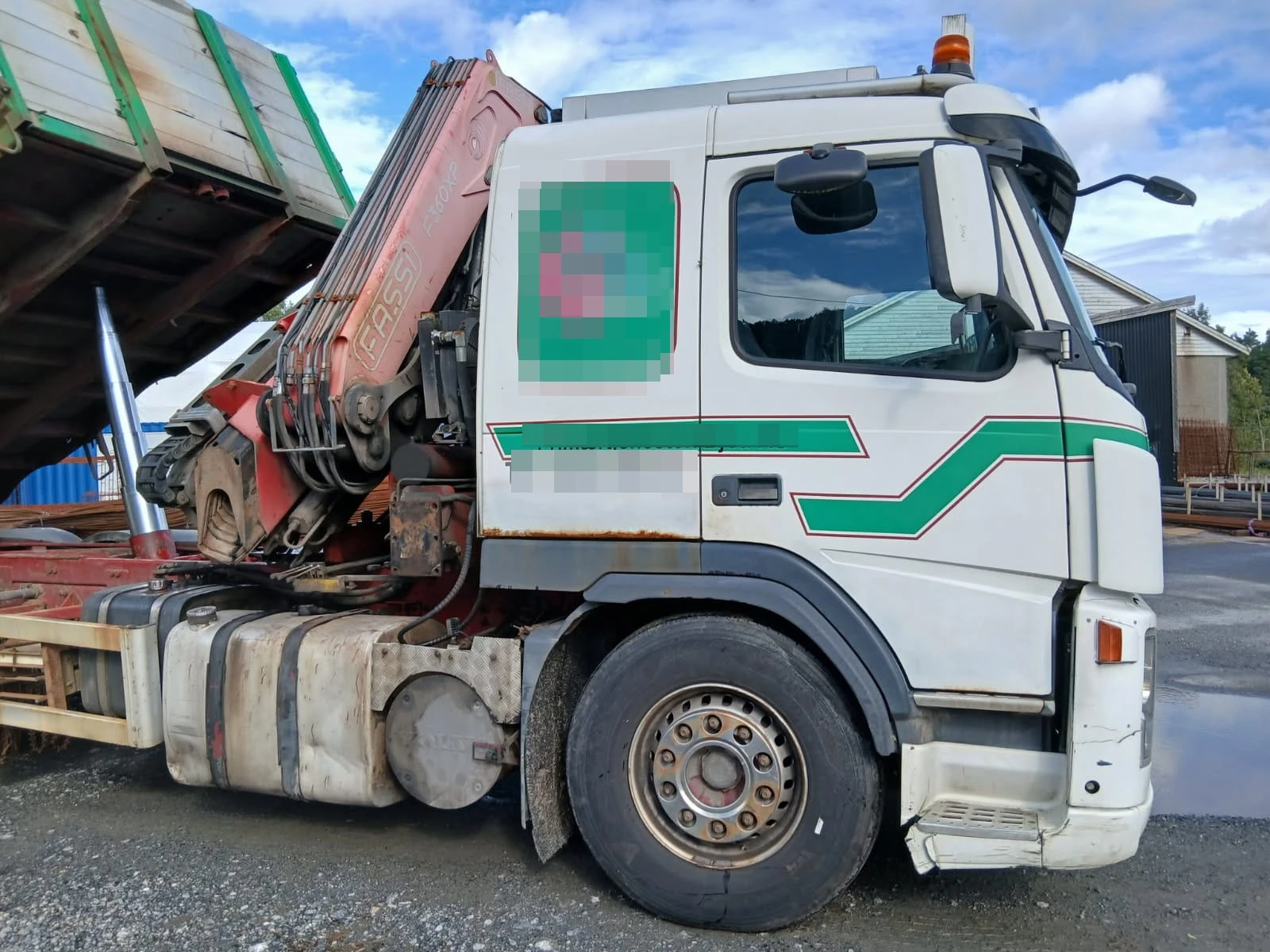 Volvo Fm 480 самосвал с кран Fassi 360 JIB Grabb - изображение 3