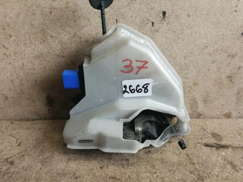 Предна лява брава - Seat Altea Toledo III , Skoda Octavia II , VW Caddy 3 Golf V VI Plus Ref.N.2668 , снимка 1 - Части - 39825472