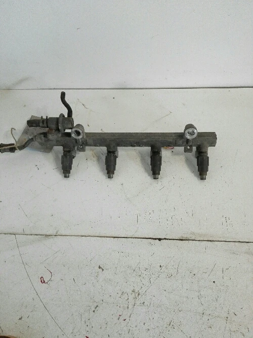 Дюза бензинова Мицубиши Спейс Стар 1.3б