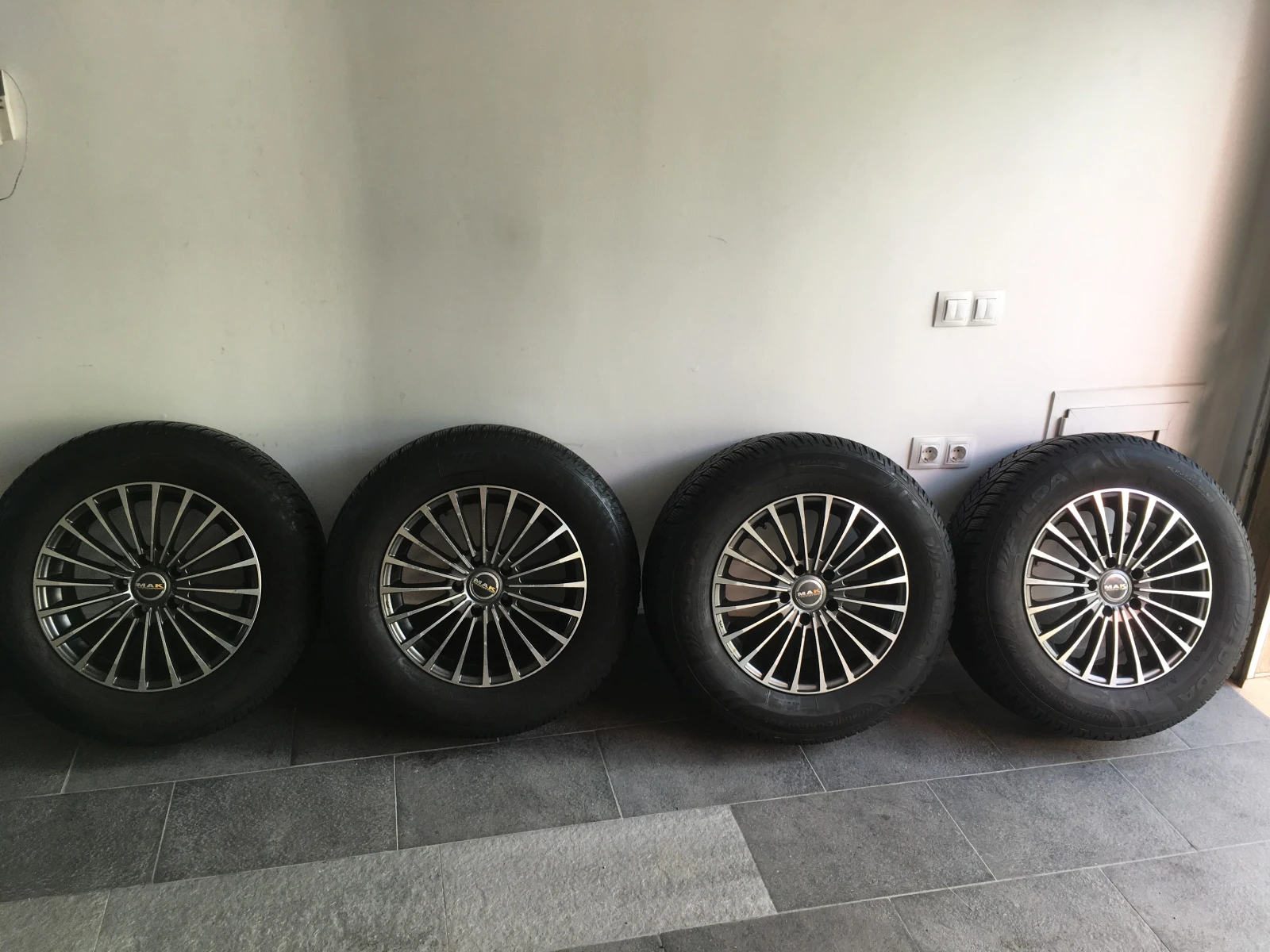 ���� � ������ 215/70R16 �� Mitsubishi Outlander | Mobile.bg � ����������� 2