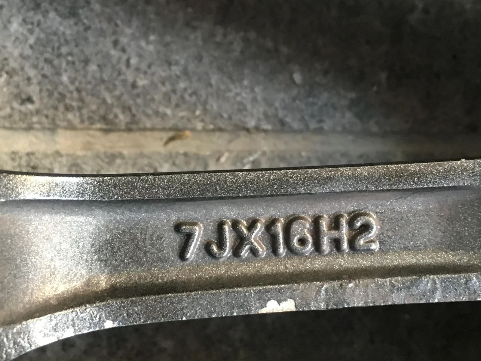 ���� � ������ 215/70R16 �� Mitsubishi Outlander | Mobile.bg � ����������� 7