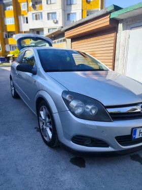 Opel Astra H 1.9 GTC, снимка 1